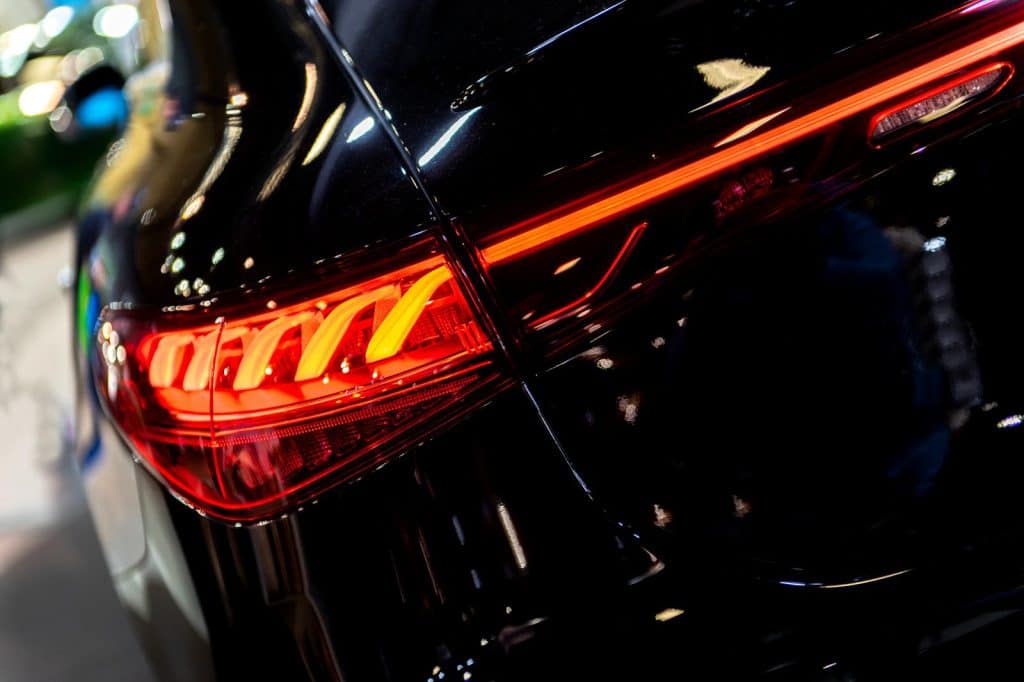 فناوری تزریق پلاستیک چهار جزئی 2 modern backlights car headlight modern prestigious car closeup beautiful headlights car